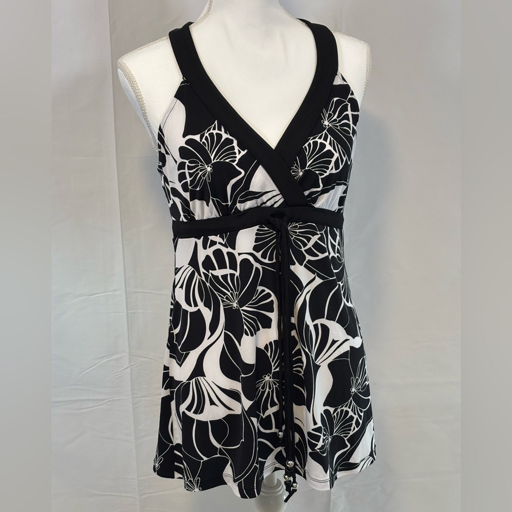 Nwt White House Black Market Black And White Floral Top Women’s Size Small